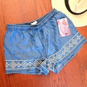 New NWT Boho Small Embroidered Denim Shorts